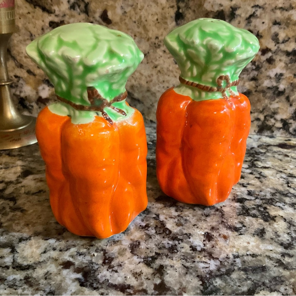 Lefton Vintage Carrot Salt Pepper Shakers Set 2